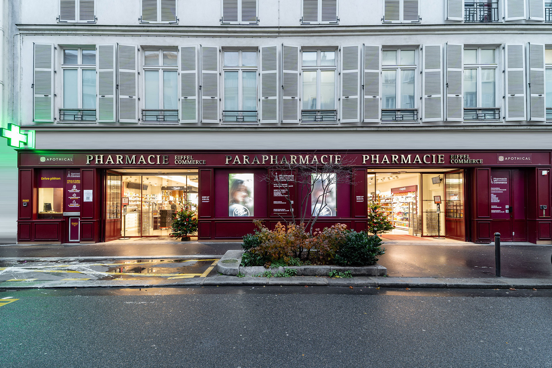 http://Pharmacie%20Internationnale%20Eiffel%20Commerce