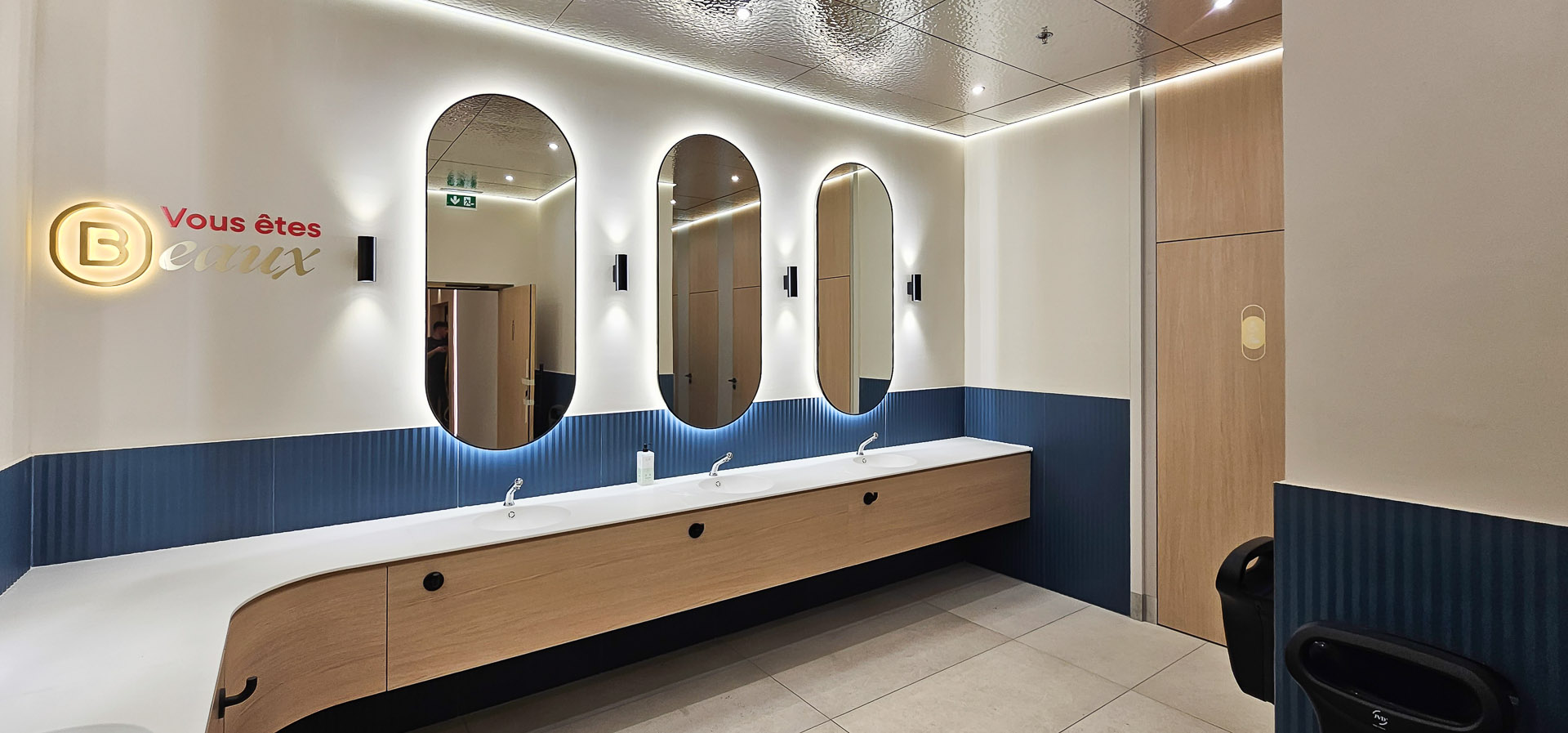 http://Sanitaires%20Centre%20Commercial%20Beaugrenelle