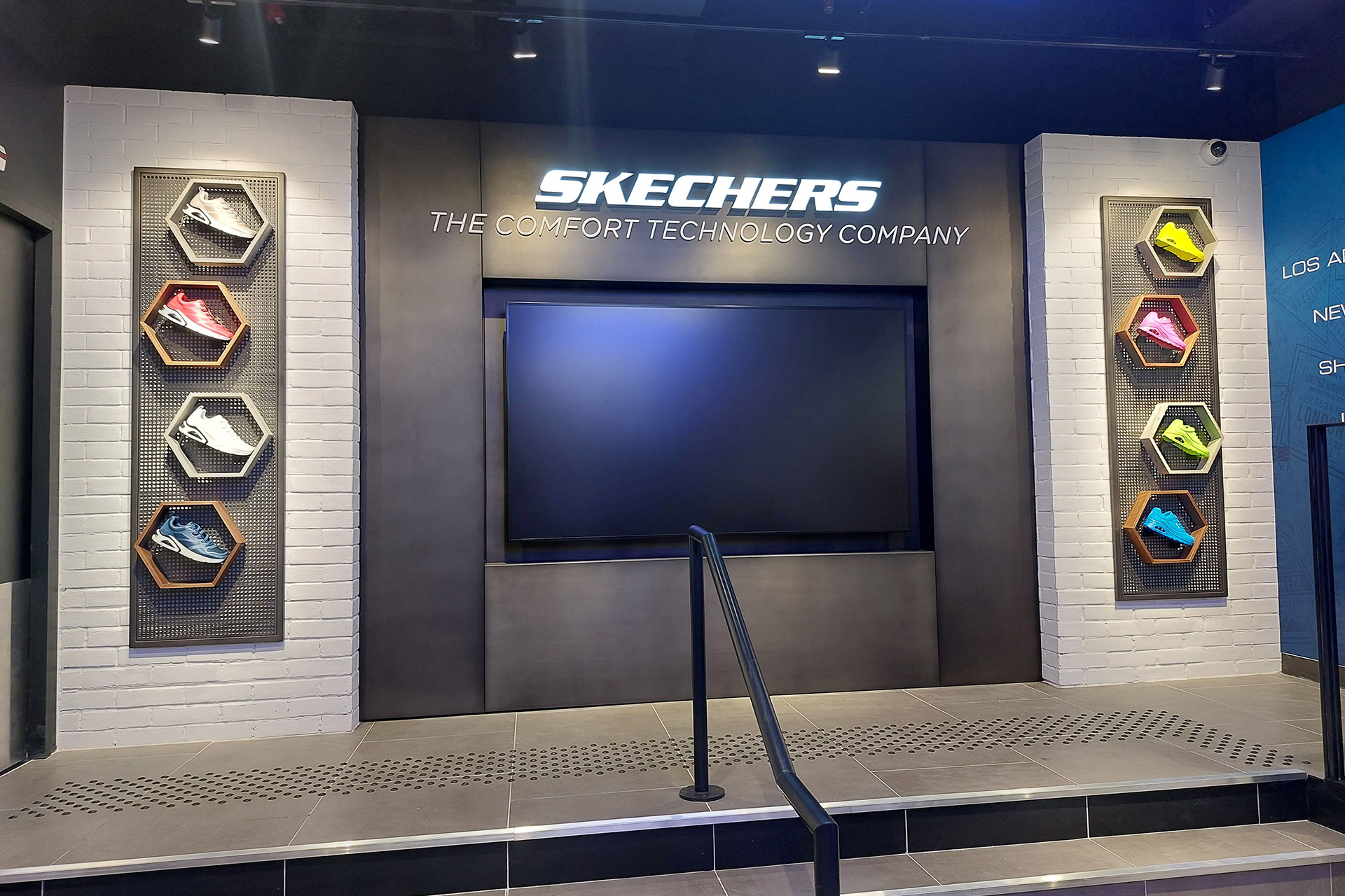 http://Skechers